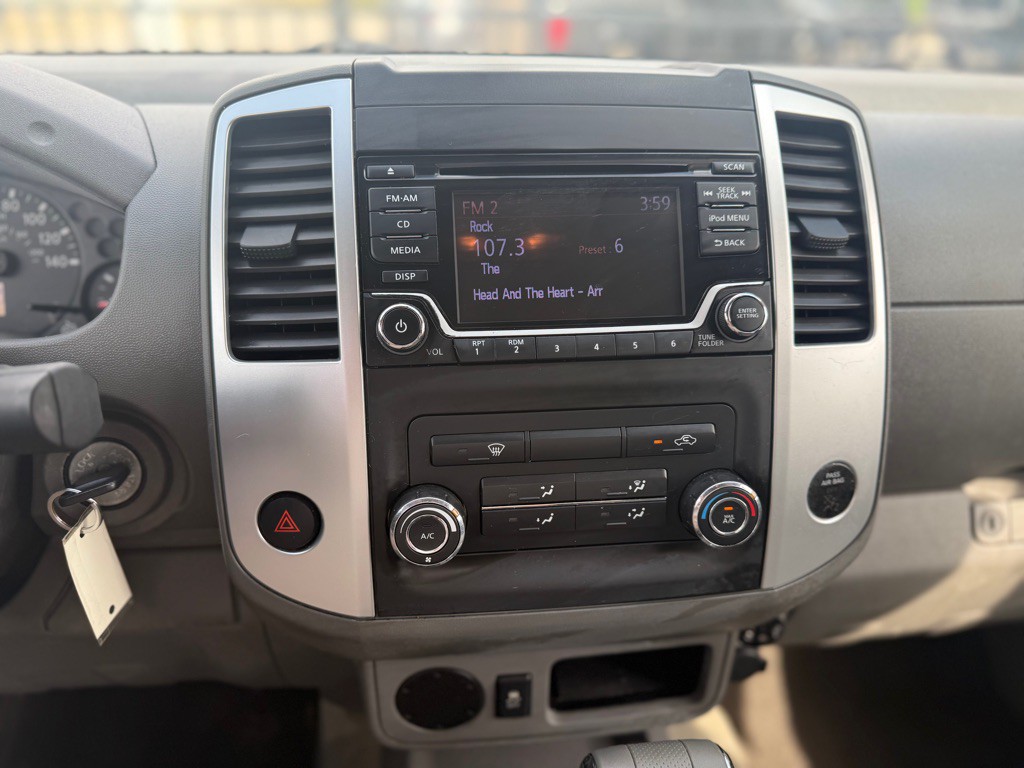 2017 Nissan Frontier Image 12