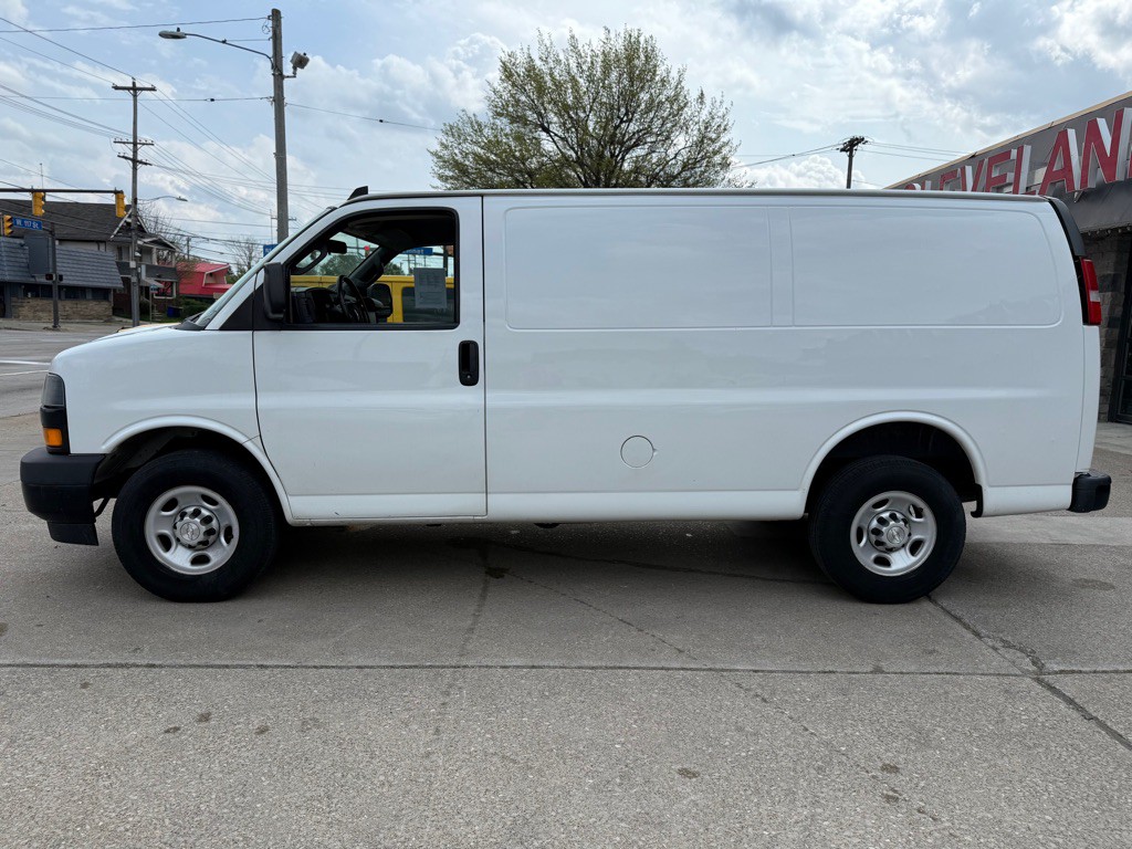 2019 Chevrolet Express Image 2