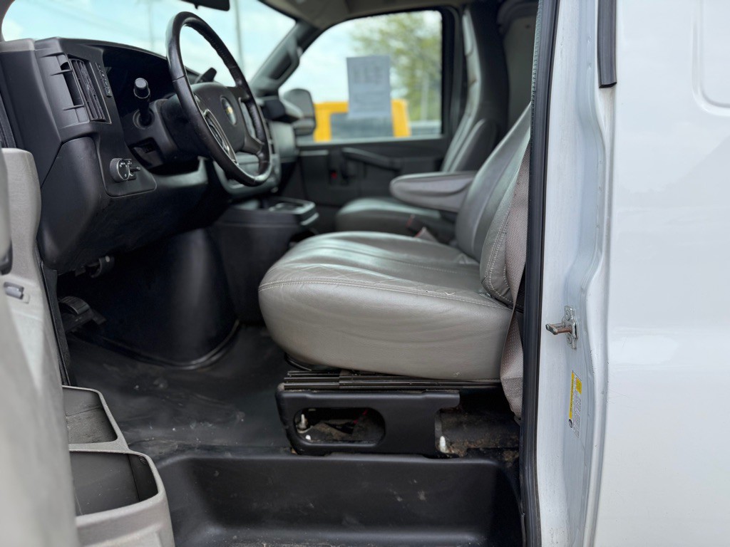 2019 Chevrolet Express Image 12