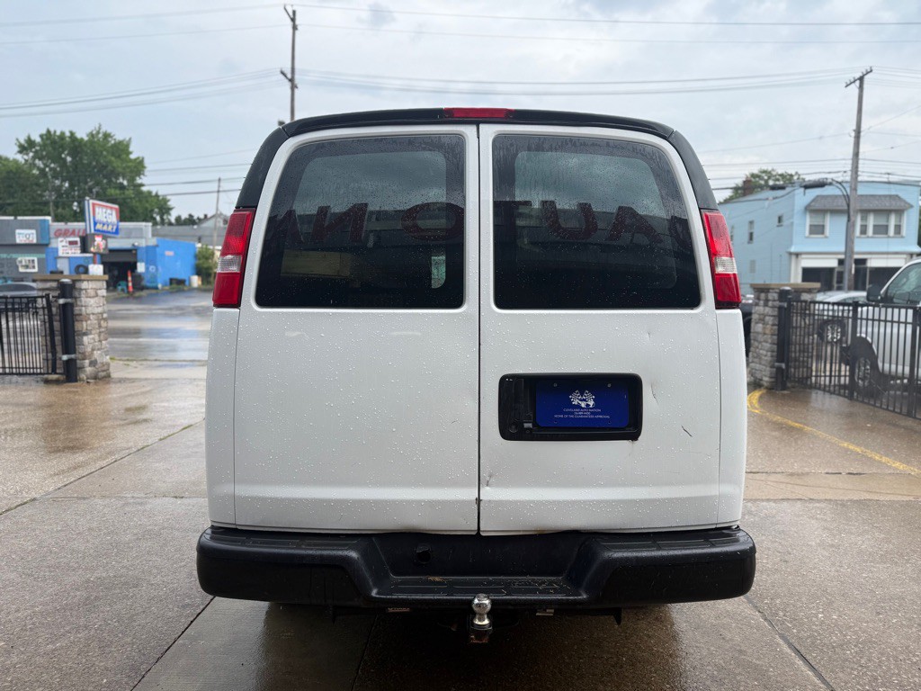 2018 Chevrolet Express Image 4