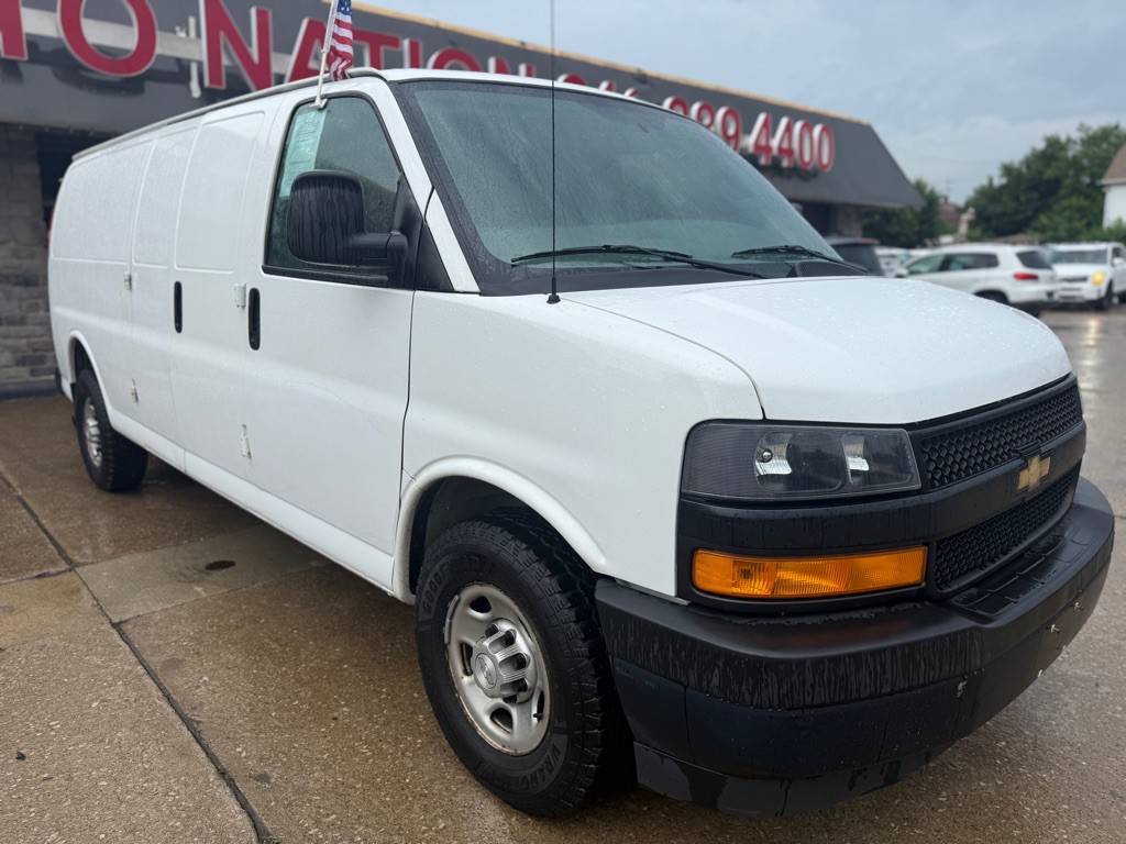2018 Chevrolet Express Image 8