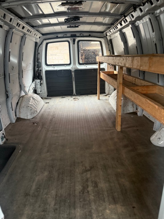 2018 Chevrolet Express Image 13