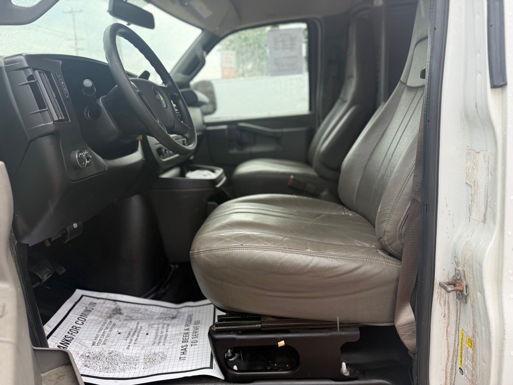 2018 Chevrolet Express Image 16