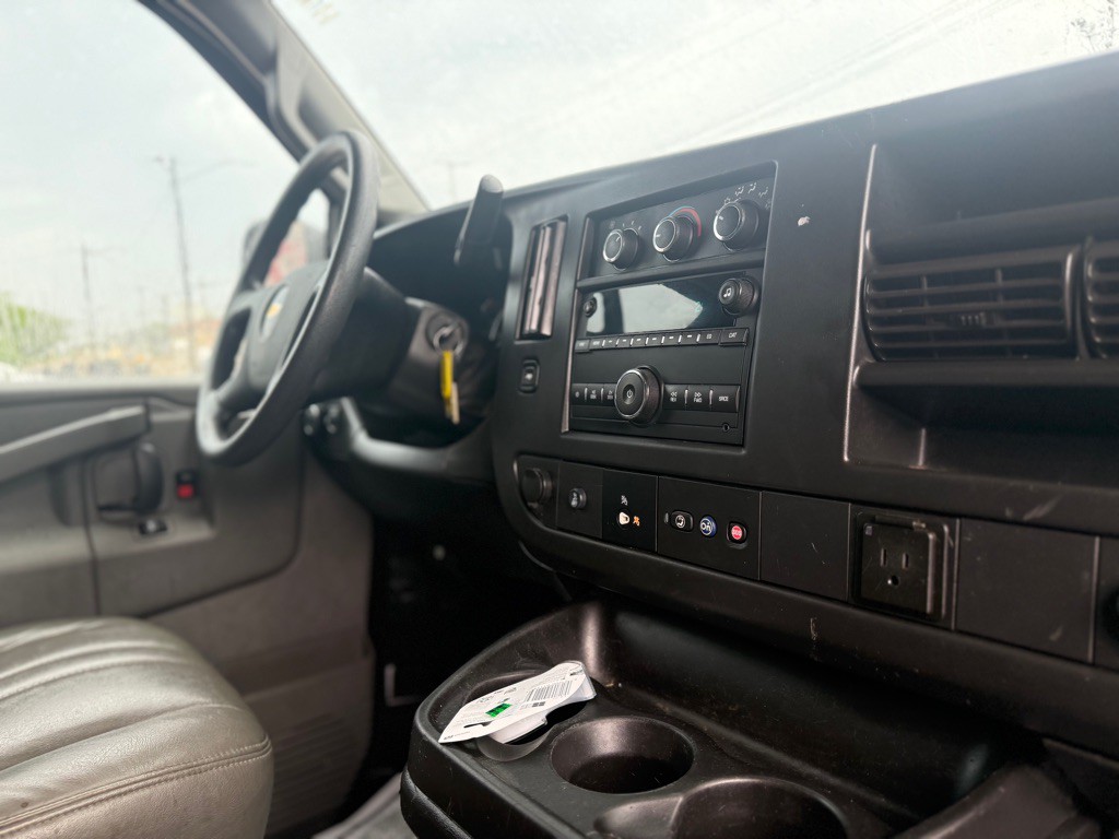 2018 Chevrolet Express Image 18