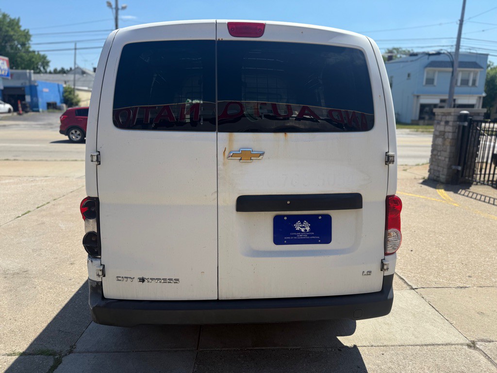 2017 Chevrolet Express Image 4