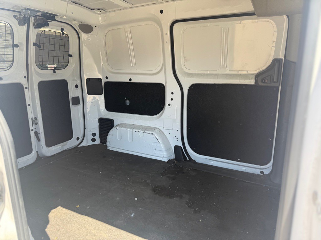 2017 Chevrolet Express Image 11