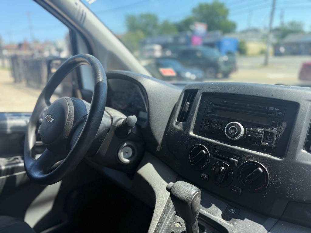 2017 Chevrolet Express Image 12