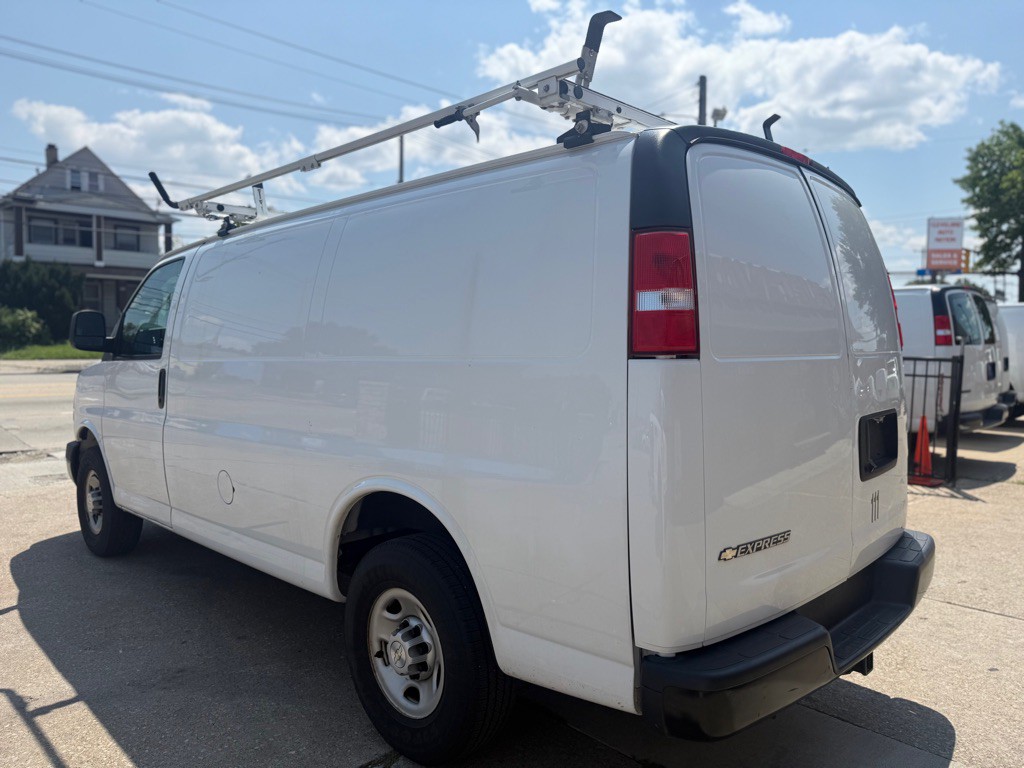 2020 Chevrolet Express Image 3