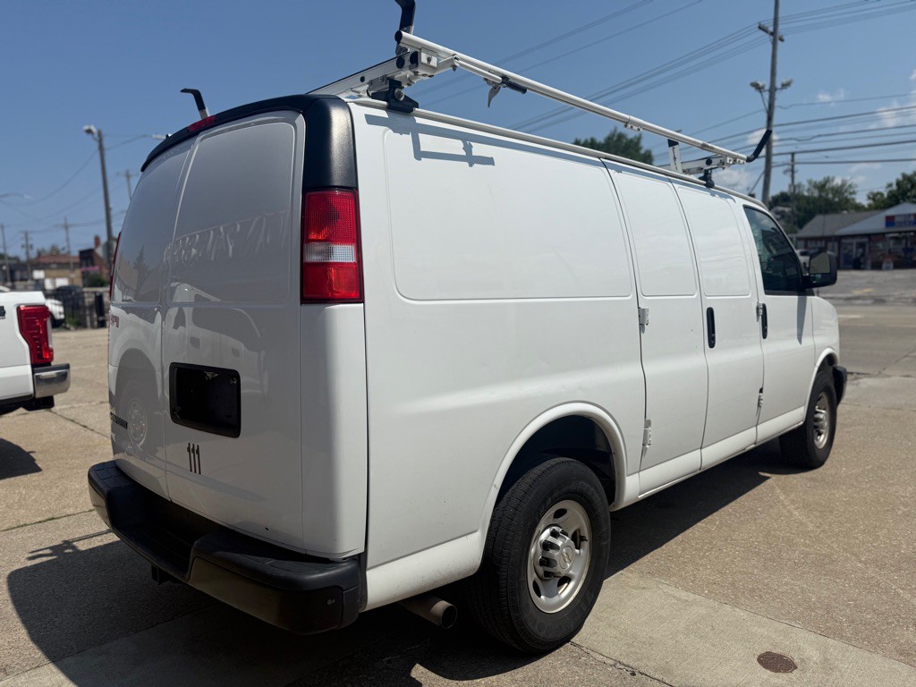 2020 Chevrolet Express Image 5