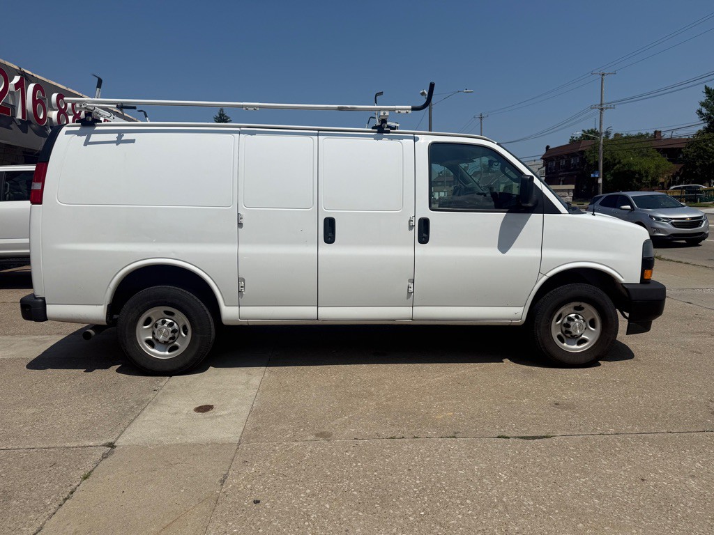 2020 Chevrolet Express Image 6