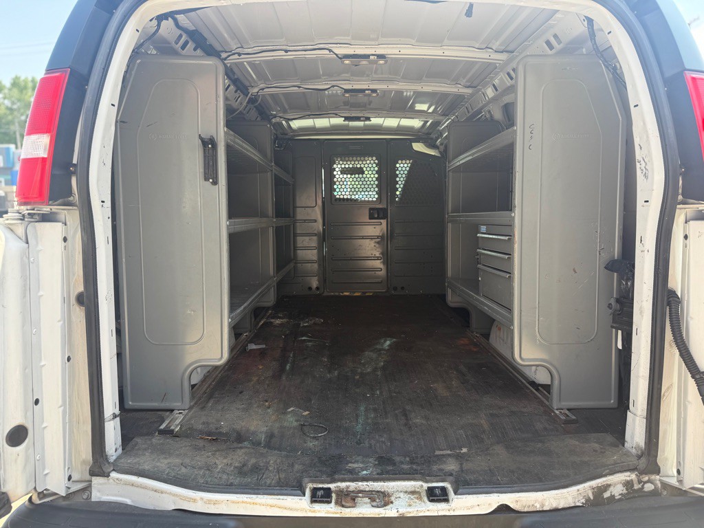 2020 Chevrolet Express Image 9