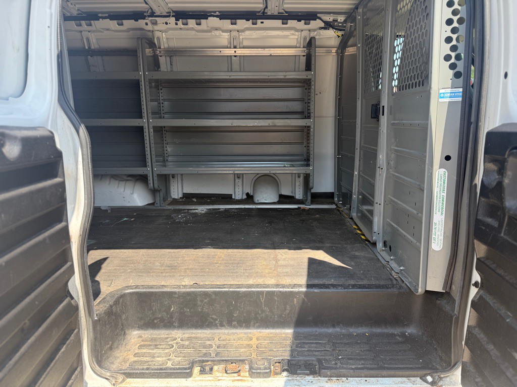 2020 Chevrolet Express Image 12