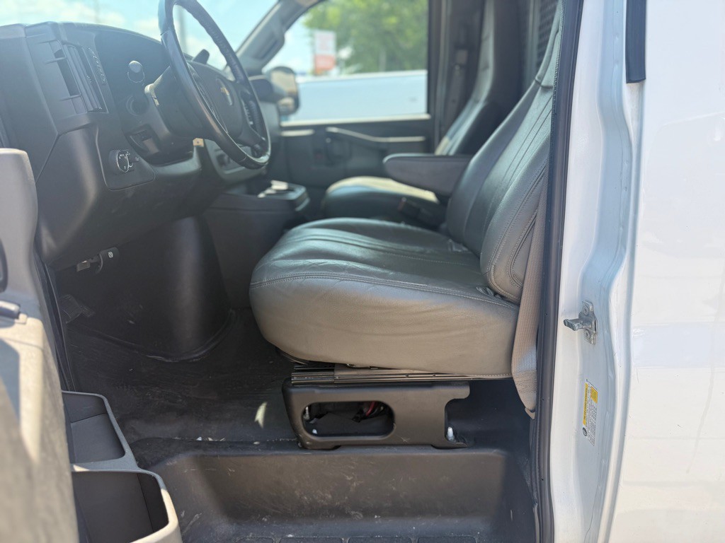 2020 Chevrolet Express Image 16