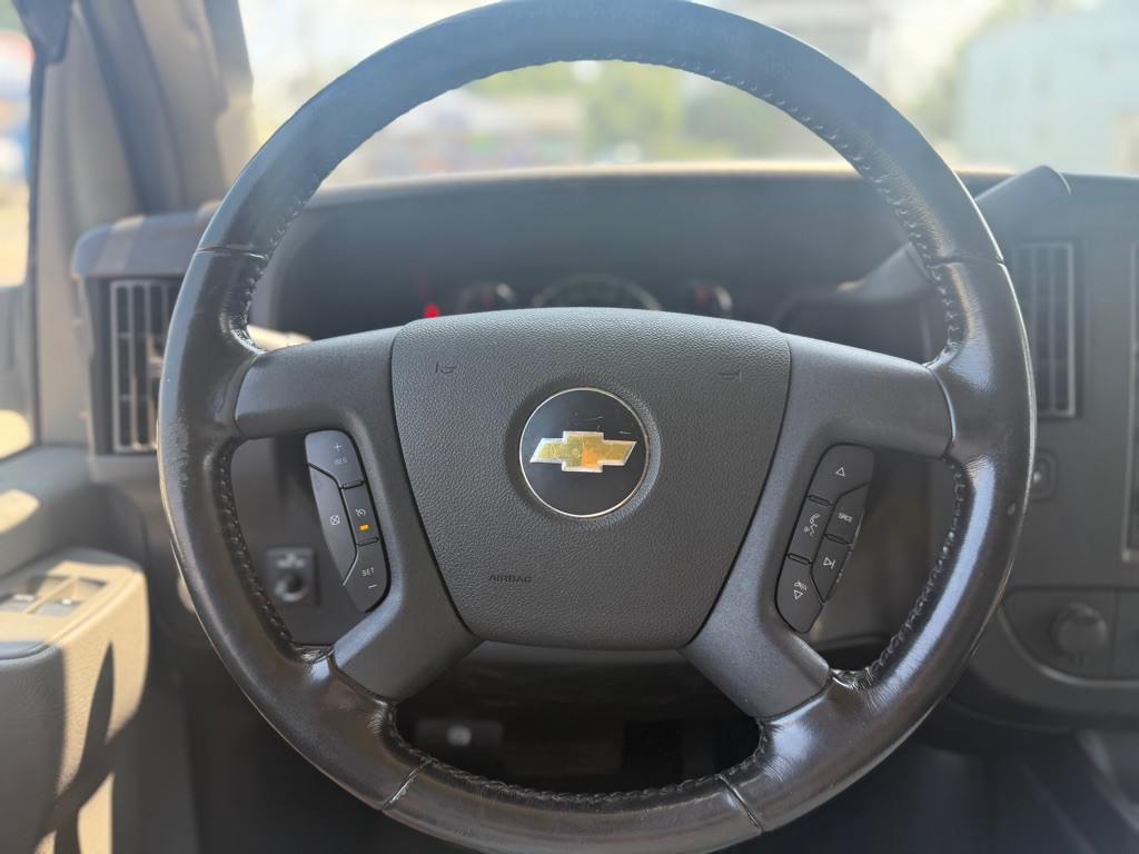 2020 Chevrolet Express Image 17