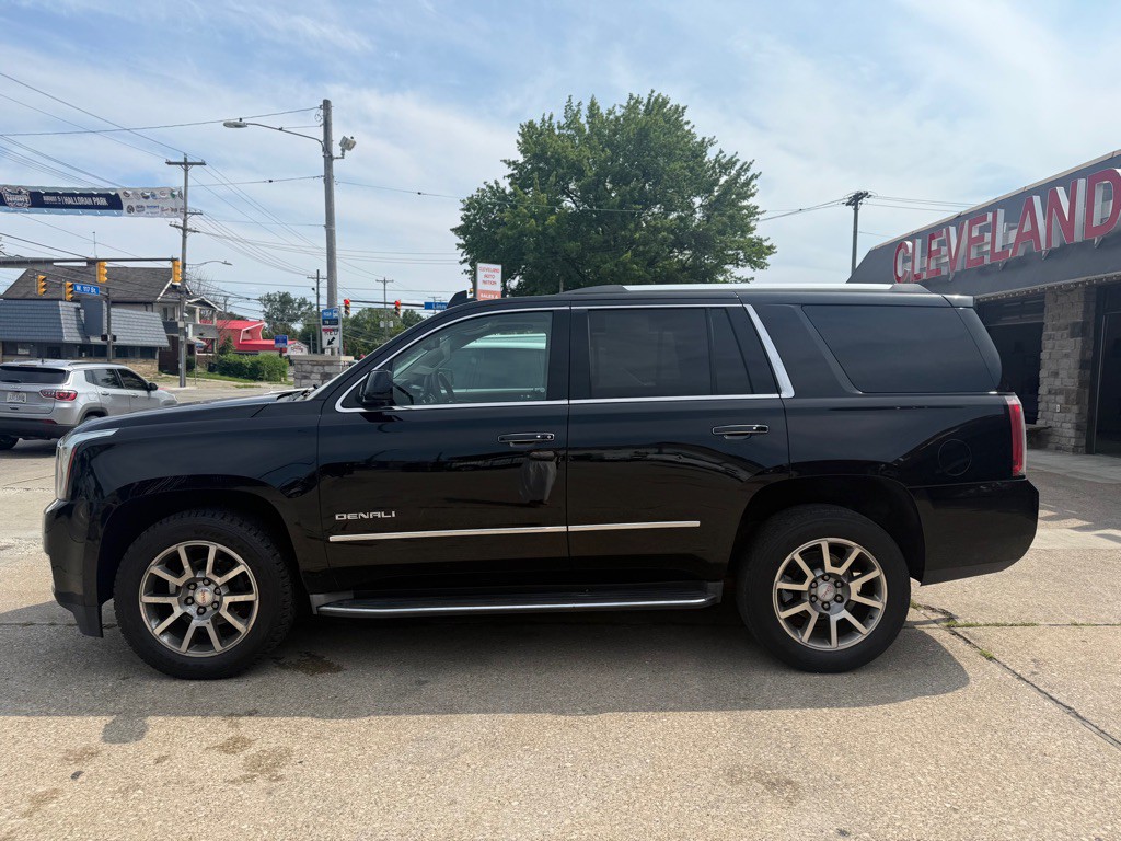 2016 GMC Yukon Image 2