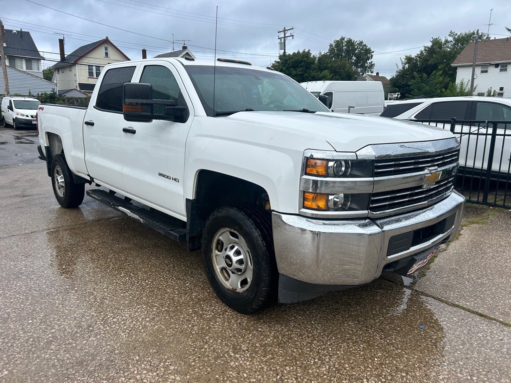 2018 Chevrolet Silverado 1500 Image 2