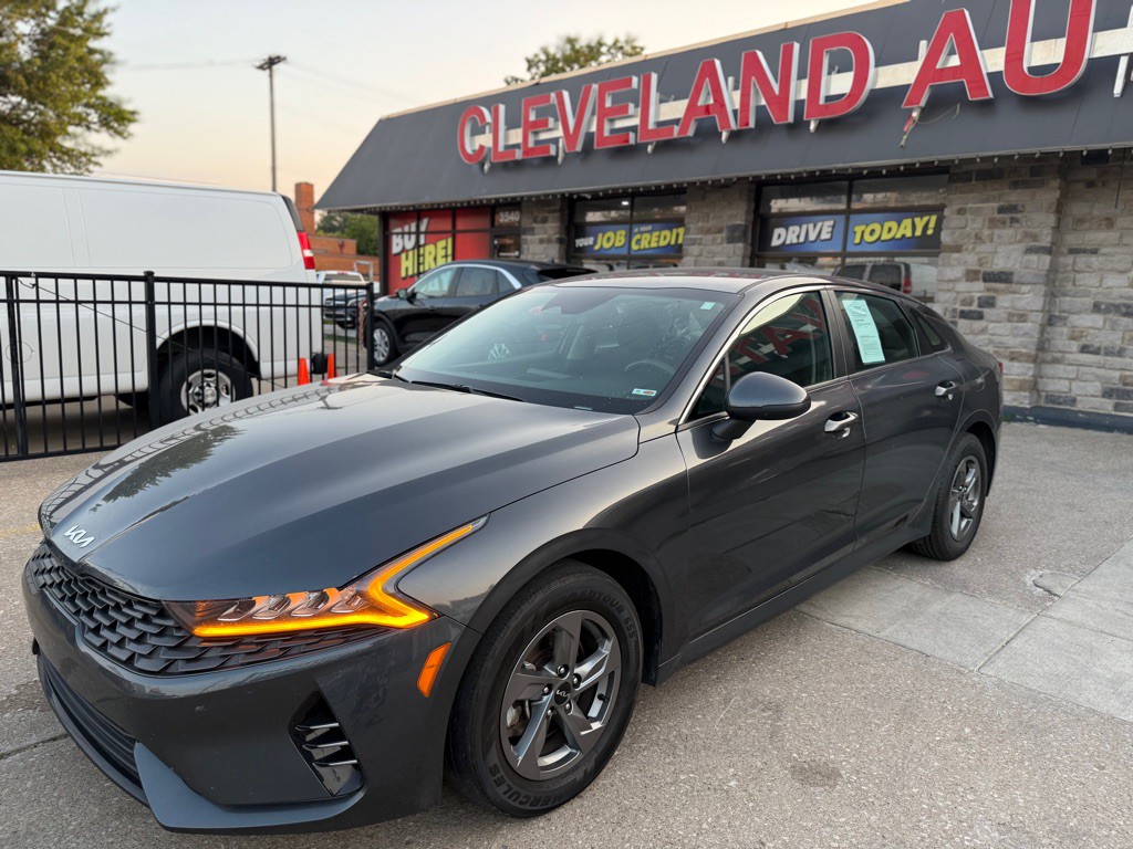 2022 Kia K5 Image 1