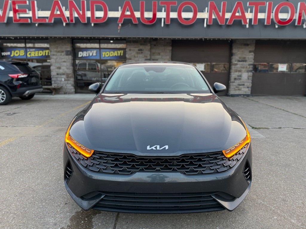 2022 Kia K5 Image 8