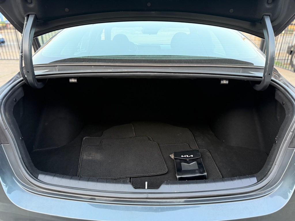 2022 Kia K5 Image 9