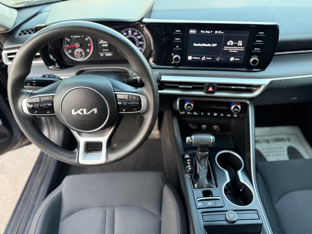 2022 Kia K5 Image 12