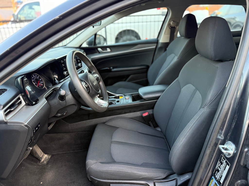 2022 Kia K5 Image 14