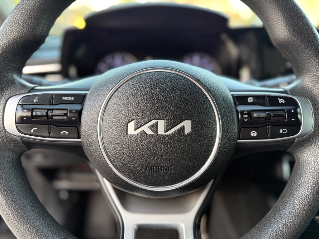2022 Kia K5 Image 16