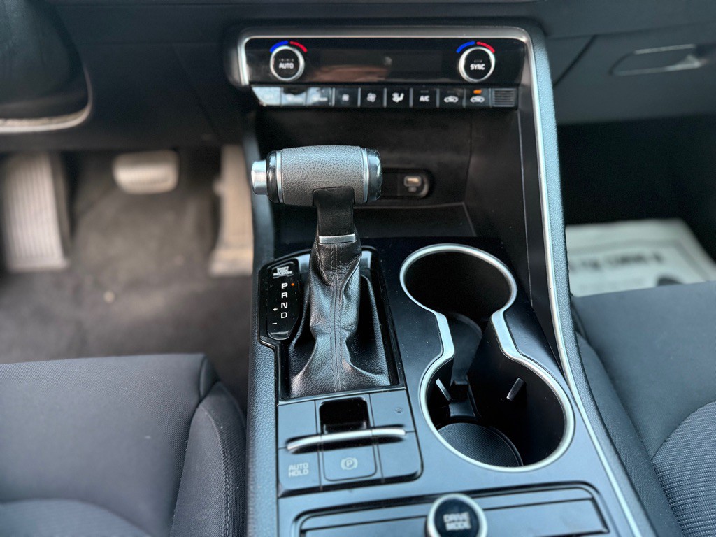 2022 Kia K5 Image 20