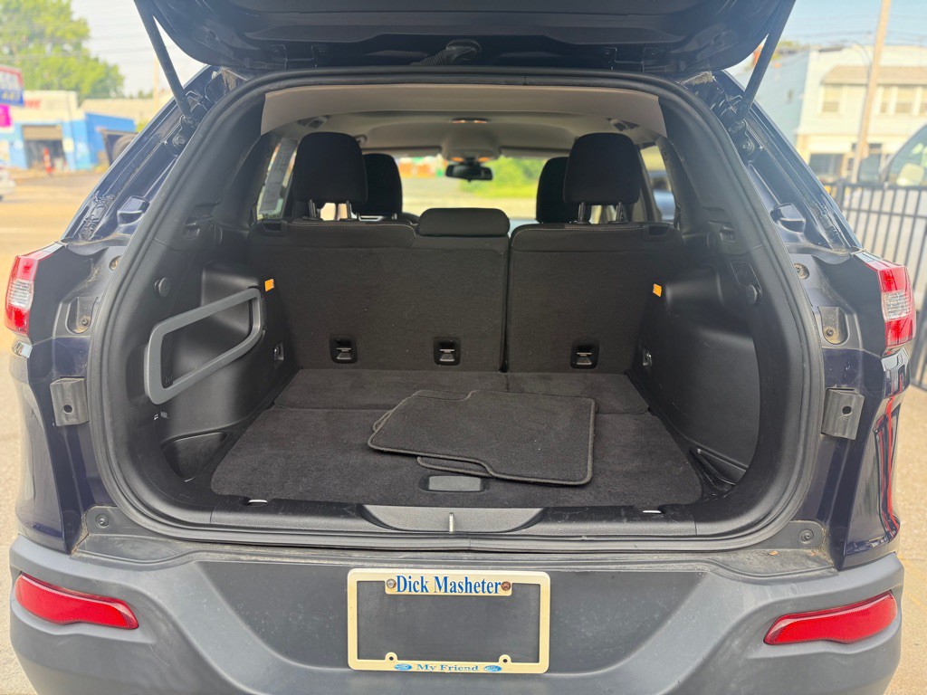 2016 Jeep Cherokee Image 9