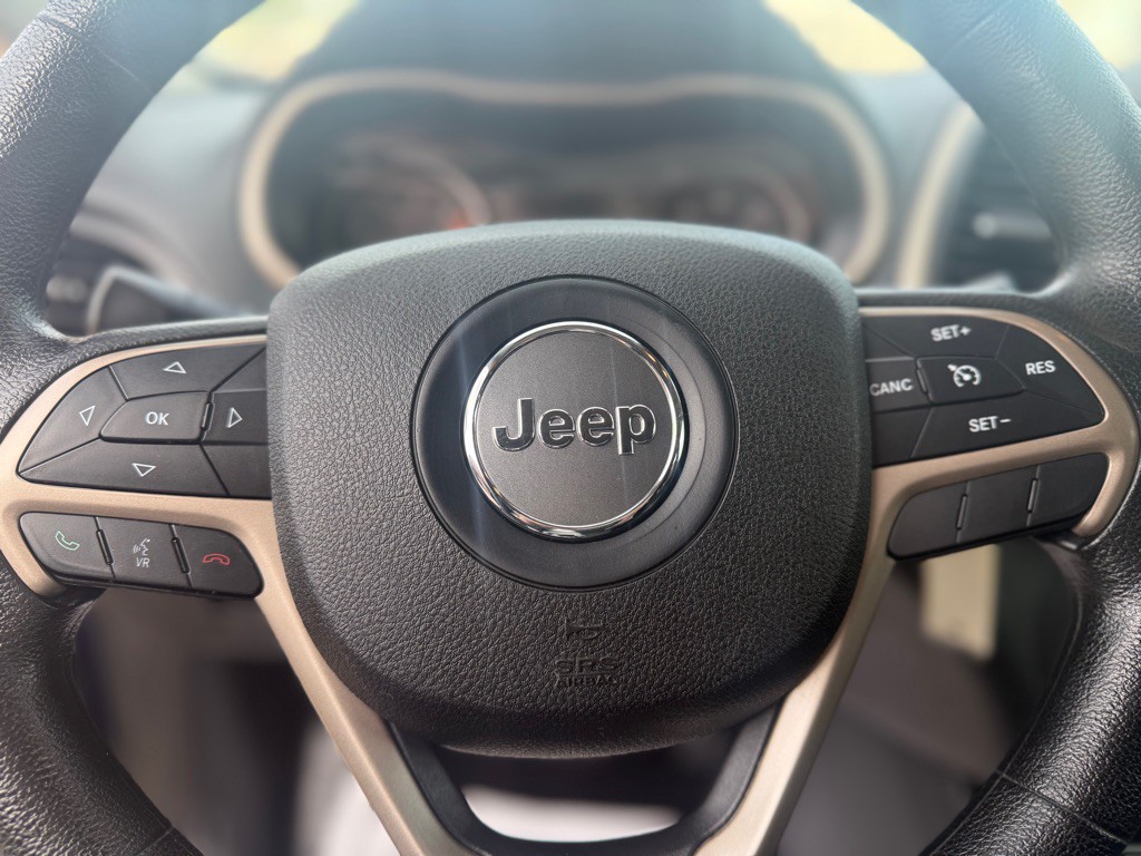 2016 Jeep Cherokee Image 16