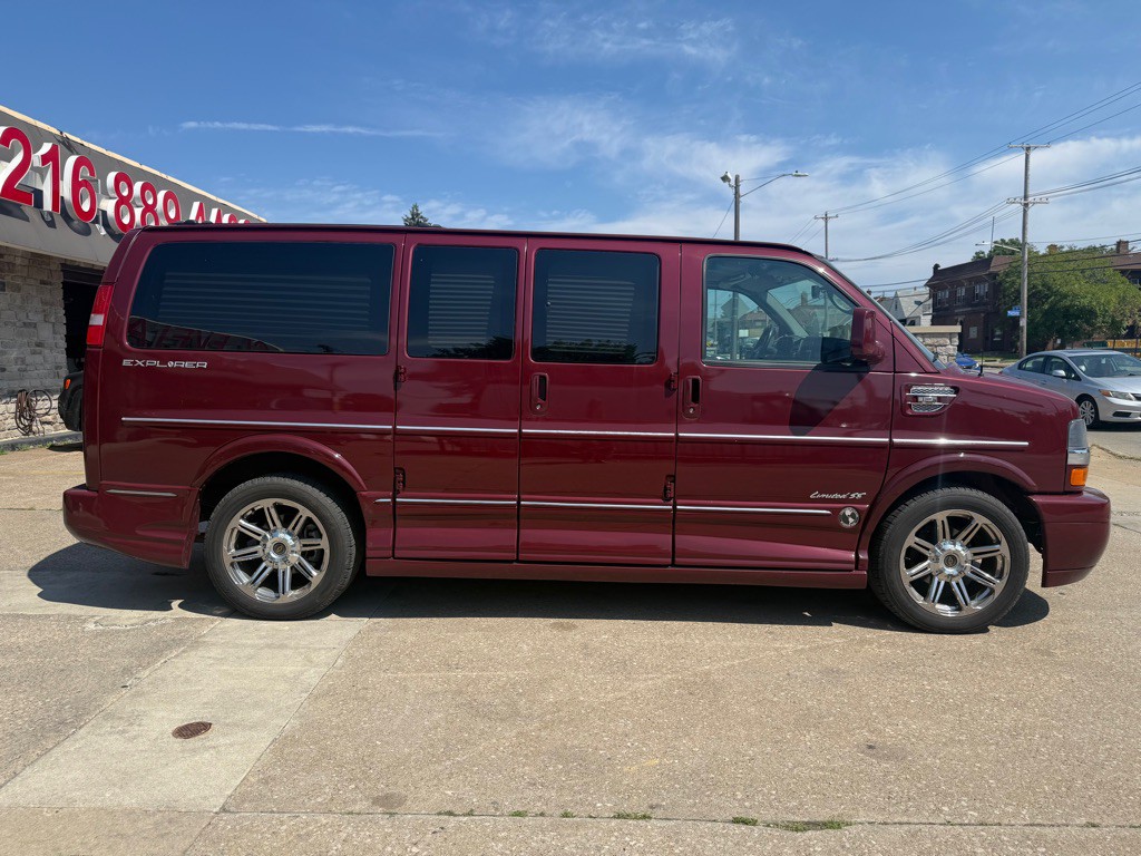 2015 Chevrolet Express Image 6