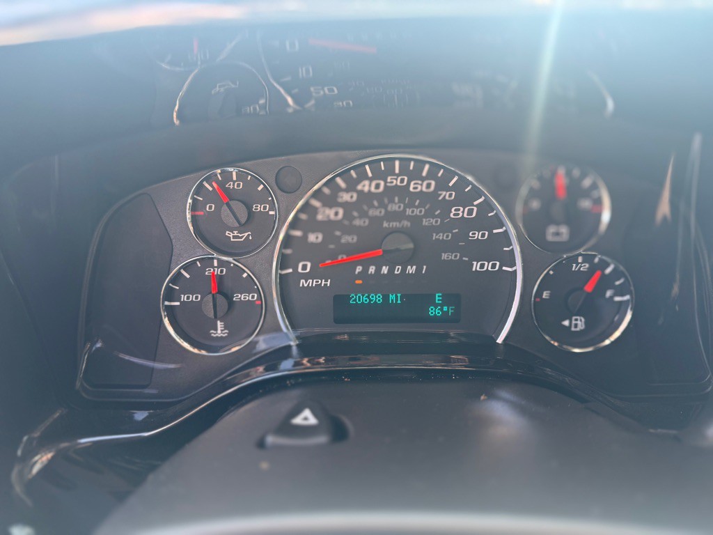2015 Chevrolet Express Image 11