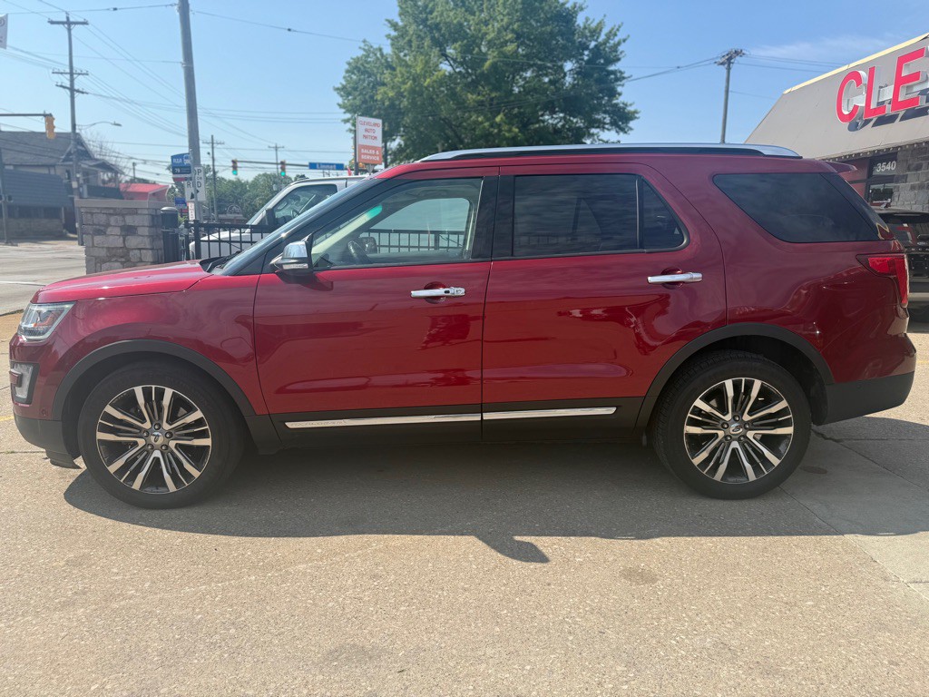 2017 Ford Explorer Image 2