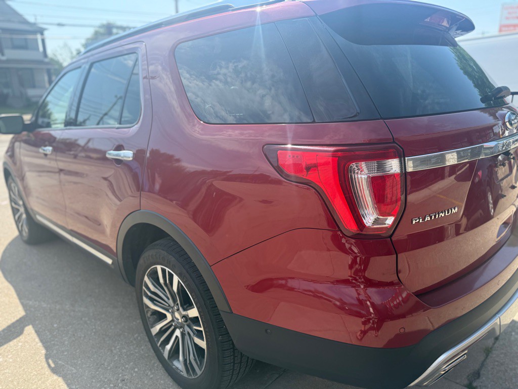 2017 Ford Explorer Image 3