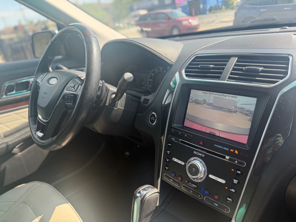 2017 Ford Explorer Image 10