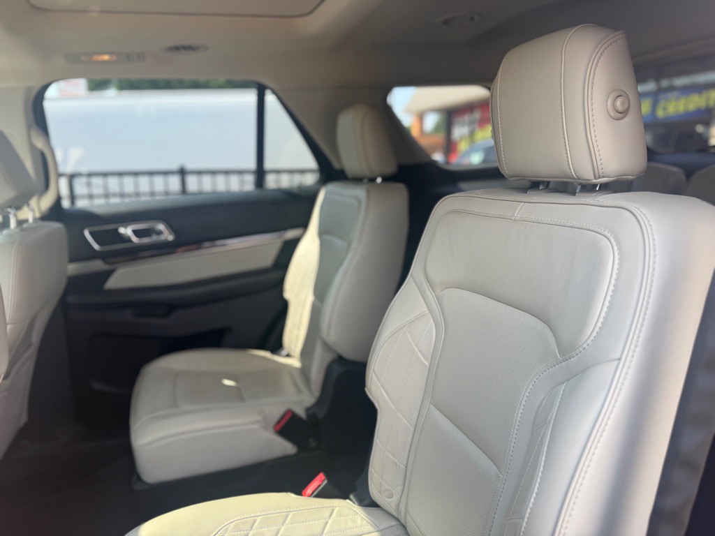 2017 Ford Explorer Image 11