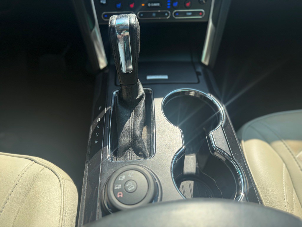 2017 Ford Explorer Image 18