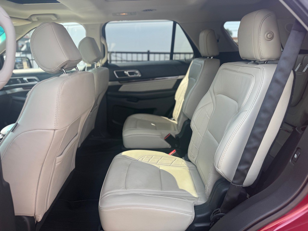 2017 Ford Explorer Image 19