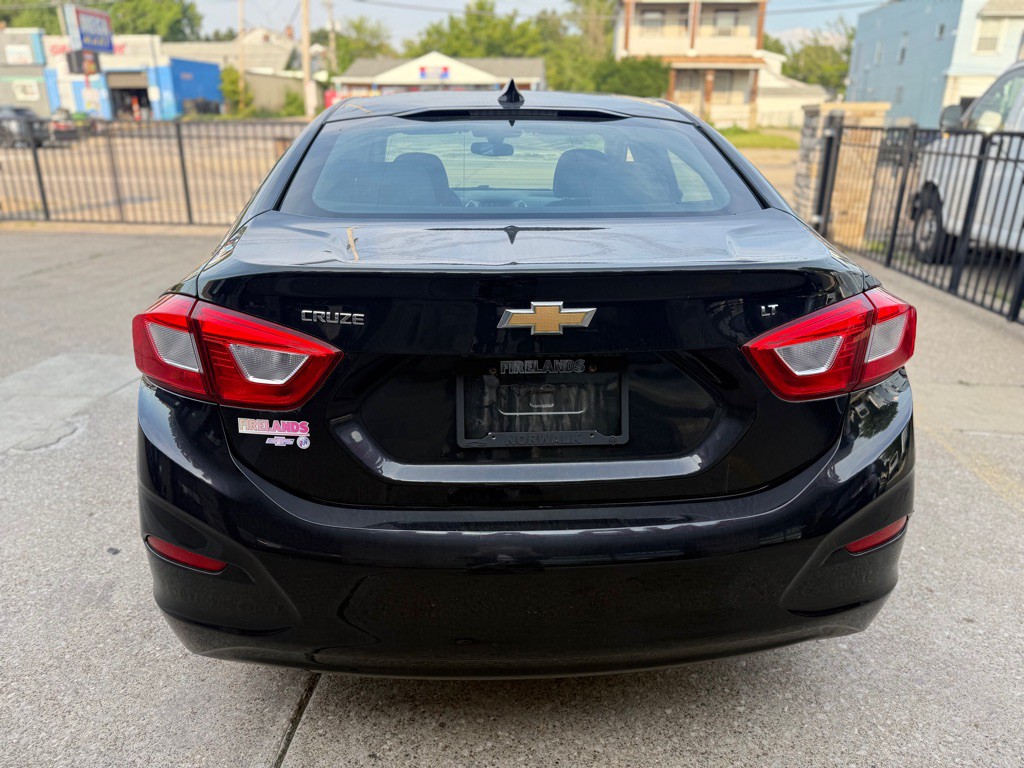 2018 Chevrolet Cruze Image 4
