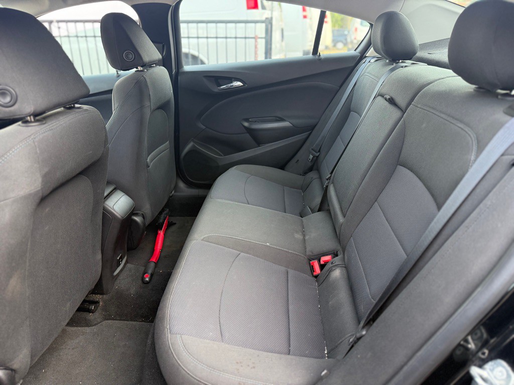 2018 Chevrolet Cruze Image 13