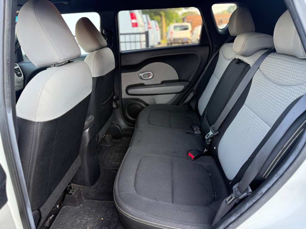 2015 Kia Soul Image 15