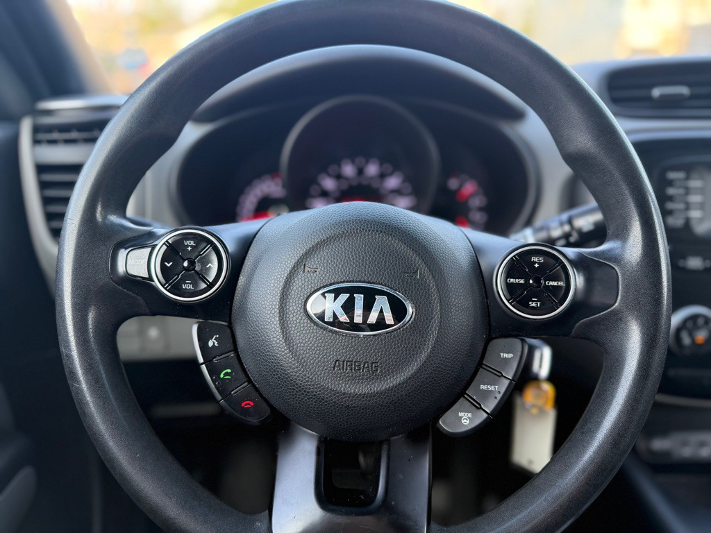 2015 Kia Soul Image 16