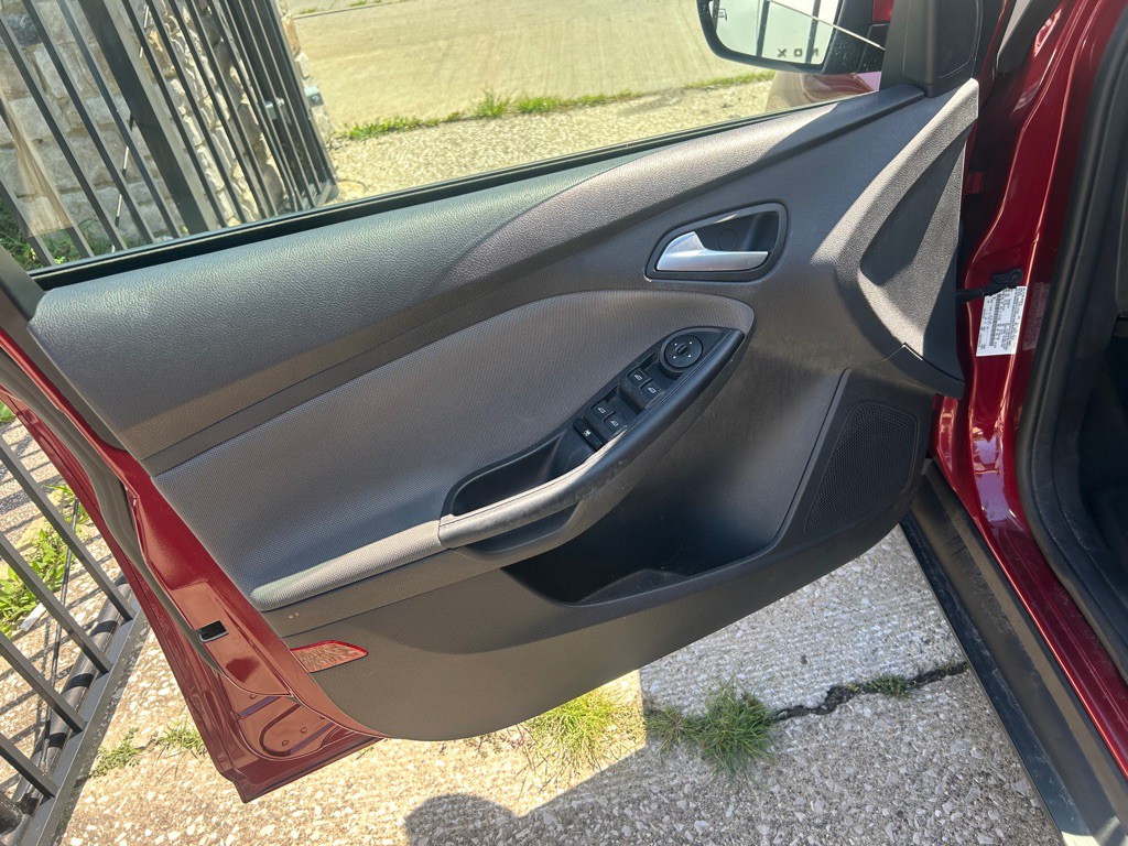 2014 Ford Focus Image 11