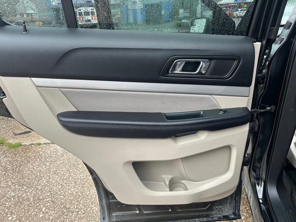 2018 Ford Explorer Image 12