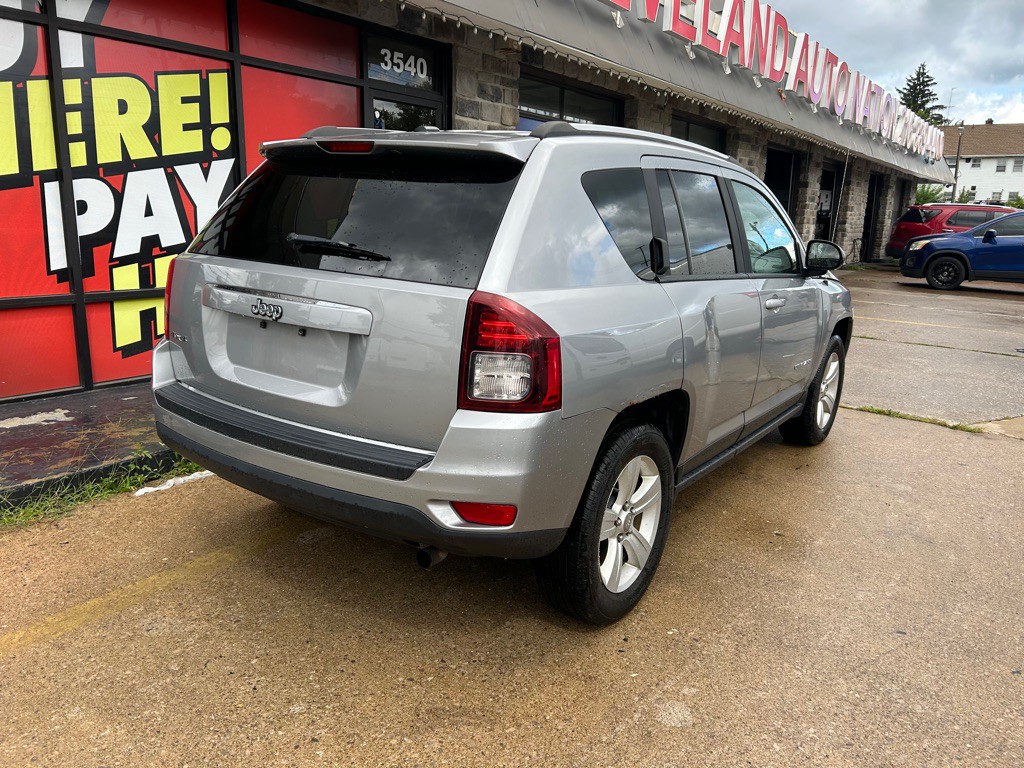 2016 Jeep Compass Image 4