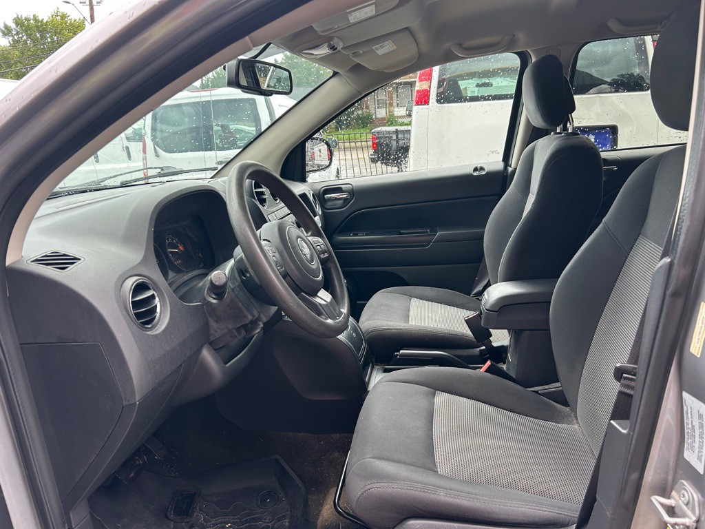 2016 Jeep Compass Image 9