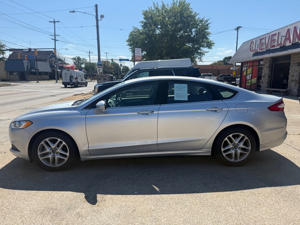 2015 Ford Fusion Image 2
