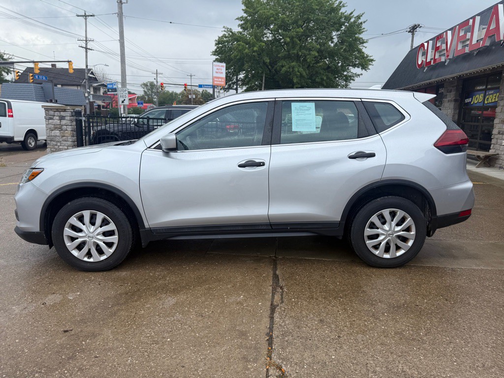 2019 Nissan Rogue Image 2