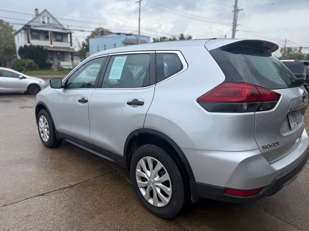 2019 Nissan Rogue Image 3