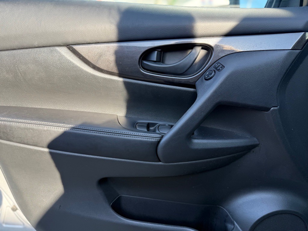 2019 Nissan Rogue Image 9