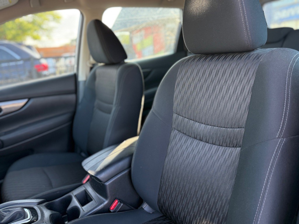 2019 Nissan Rogue Image 10